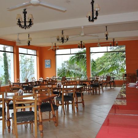 Hotel Gloria Коройко Екстериор снимка