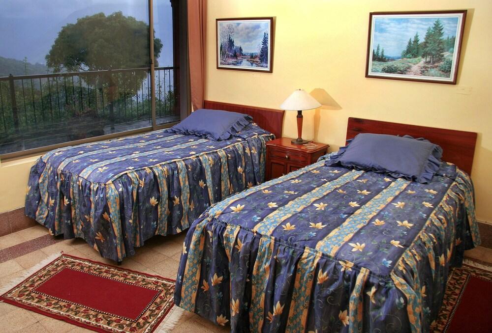 Hotel Gloria Коройко Екстериор снимка