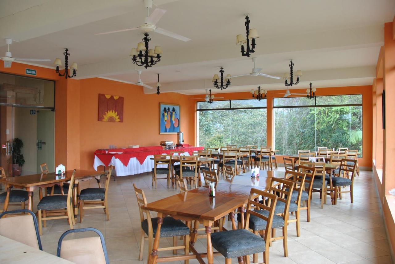 Hotel Gloria Коройко Екстериор снимка